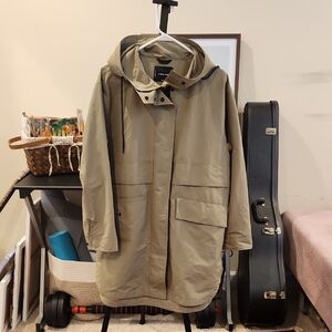Everlane Women's Khaki Hooded Raincoat